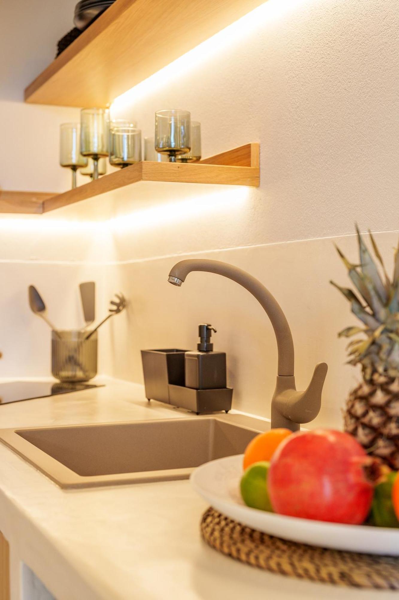 Sugarwhite Suites With Private Not Heated Pool Emporio  المظهر الخارجي الصورة